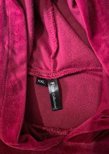Velvet Hoodie "YEAH!"