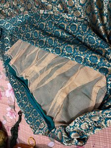 Ye Complete Dress Mne Ek Bar Bhi Nh Phni . Ur Lehnga Phna H . Very Beautiful With Amazing Flair. Check The Vedio For More Details