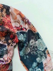 ZARA WOMAN Floral Print Top