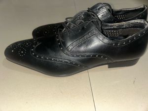 Chic Black Brogues