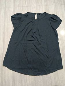 Chic Black Puff Sleeve Top
