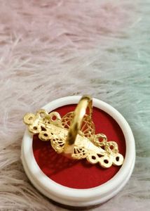 Brand new Exquisite Gold Filigree Ring