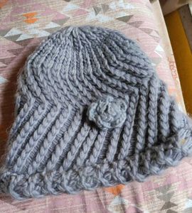 Cute 🩶 Knitted Beanie with Flower Detail
