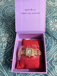 Elegant Gold Square Watch with Rhinestones
