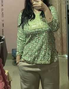 Floral Embroidered Green Kurta