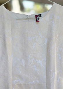 Elegant Sleeveless Shift Dress
