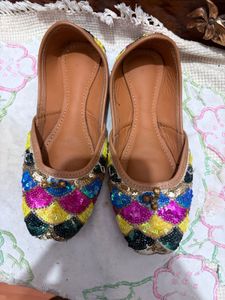 Sparkling Embellished PUNJABI JUTTI
