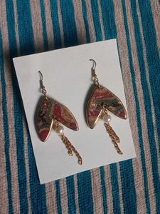 Dangling Pearl Earrings