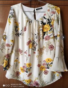 💥PRICE DROP!!🆕️Beautiful Off White Top