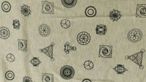 Tab91- Stylish Large Print T-shirt