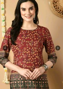 Set of 2 Printed Kurtas