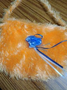 Cute Fluffy Faux Fur Sling Bag🎀
