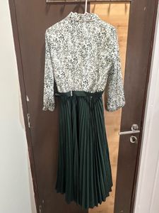 Chic Floral Print Pleated Dress