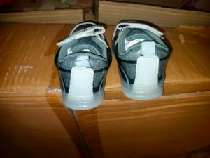 Kids Grey &amp; White Sneakers size-(5*10)+(11*1)