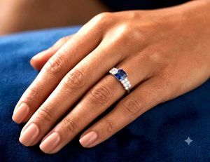 Stunning Diamond &amp; Sapphire Jewellery Set