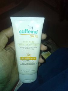 m caffeine daily glow green tea sunscreen