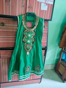 Green Embroidered Kurta