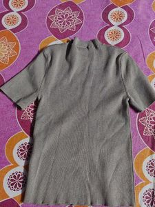 it's a cute crop top for daily and casual wear