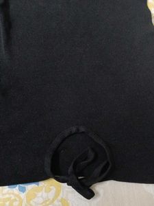 Sleeveless Black V-Neck Top