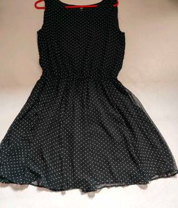 UNIQLO Polka Dot Chiffon Fit &amp; Flare Mini Dress 🖤