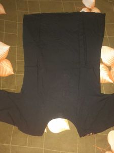 BLACK CHIKANKARI SHORT KURTI🩶
