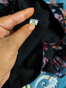 Sleevless Blouse