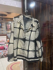 Unique Graphic Print Button-Up Shirt