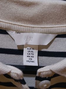 H&amp;M Ribbed Polo Tshirt