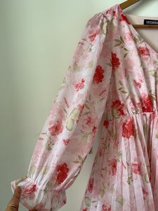 Chic Pink Floral Pleated Mini Dress