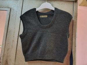 Dark Grey Sleeveless Knit Vest