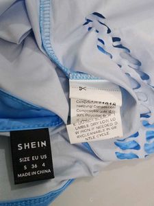 (400)Blue Cutout Crop Top