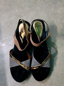 comfortable heel sandal