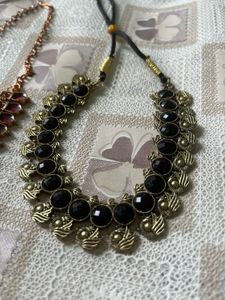 2 beautiful Chockers✨