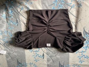 Chic Black Puff Sleeve Crop Top