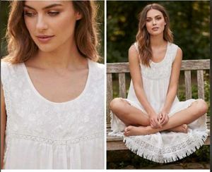 💐White Lace Trimmed Dress