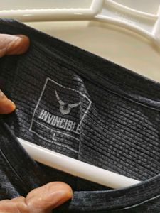 Invincible men's sports tee in L
