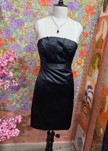 Elegant Black Strapless Cocktail Dress