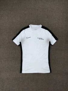 Nike Sporting Club T-Shirt