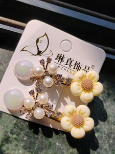Cute Pearl Flower Hair Clips