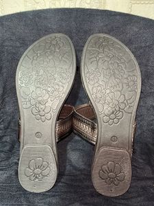 Kolahpuri Stylish Toe-Ring Sandals