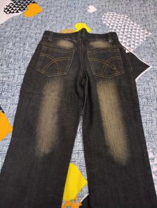 Embroidered bootcut Jeans with free 🎁