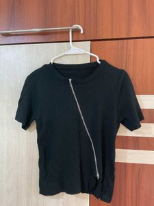 Black Ribbed Zipper Top