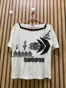 Unique Graphic Print White T-Shirt