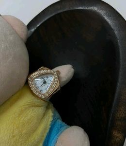Cute Heart &amp; Triangle Ring Watches