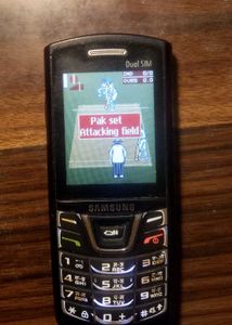 Vintage Samsung java phone