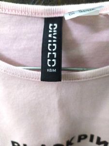 black pink T-shirt from H&amp;M brand