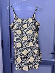 evara VEDA SHORT SLEEVELESS KURTI