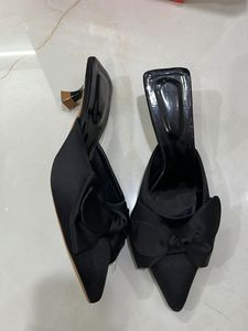 Black Bow Kitten size 40 Heels