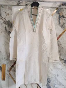 Elegant White Embellished Kurta pent set
