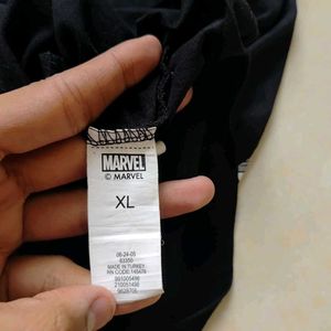 Official Marvel The Invincible Iron Man' tee